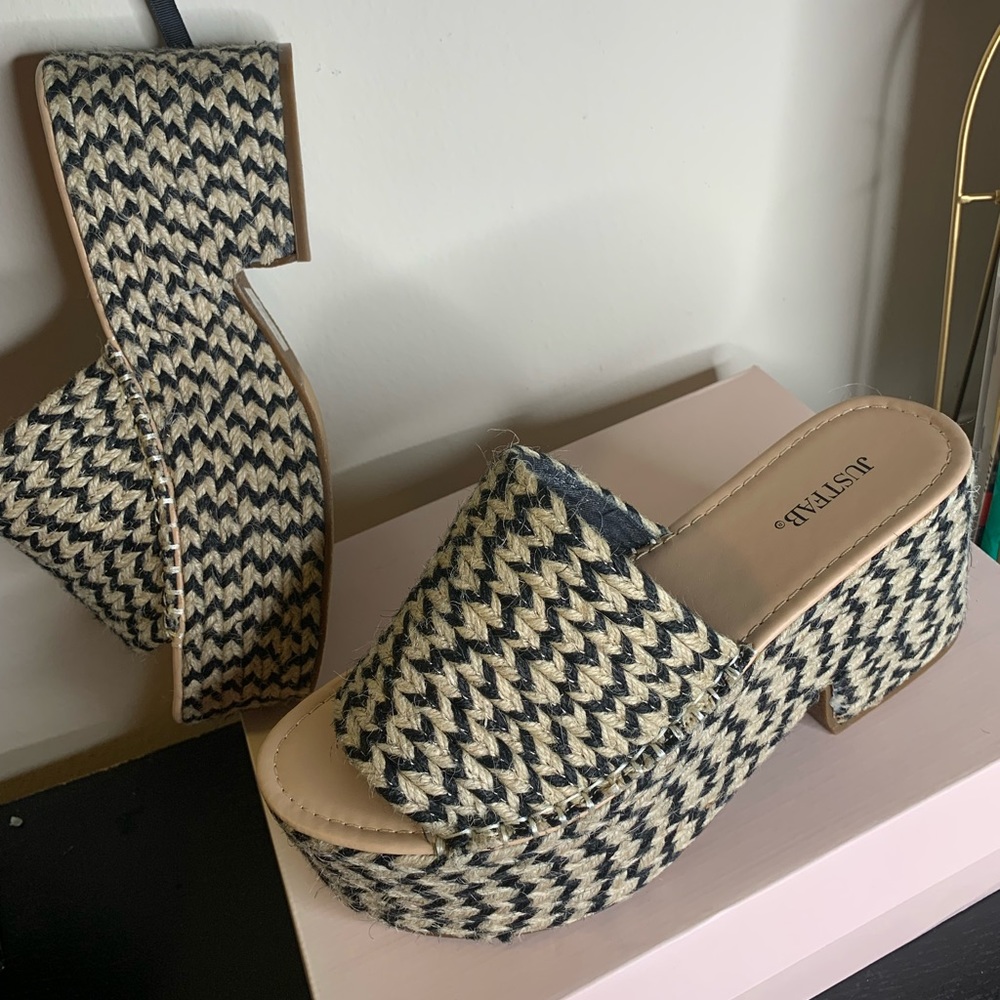 JustFab Sandals
🚨REMOVING SOON🚨